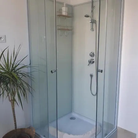 Privée Bed & Breakfast 4*